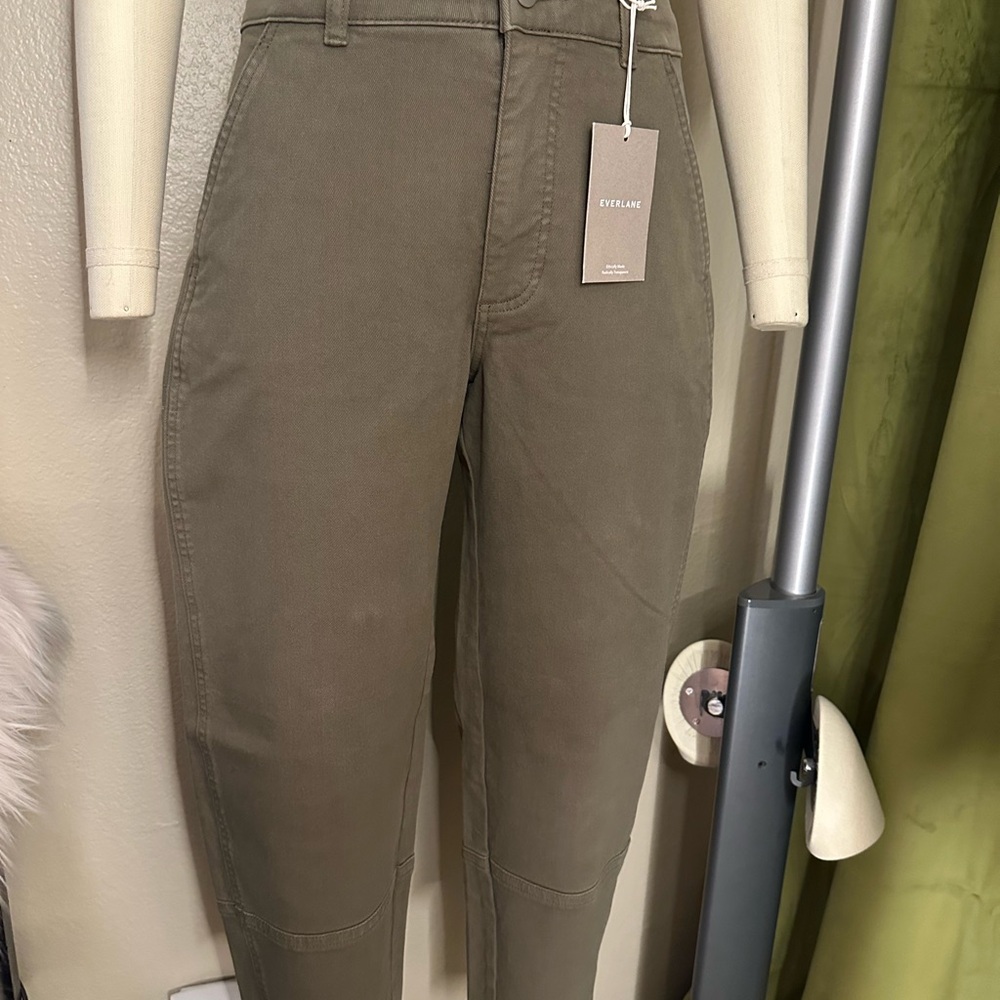 Everlane Utility Organic Cotton Barrel Pant - Picture 9 of 9